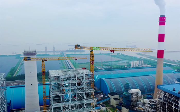 雙塔合璧！華能太倉(cāng)電廠項(xiàng)目徐工超大塔顯身手