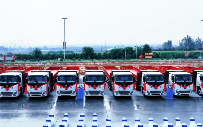 百臺(tái)交付，千臺(tái)簽約！200臺(tái)徐工新能源純電動(dòng)重卡奔赴河南