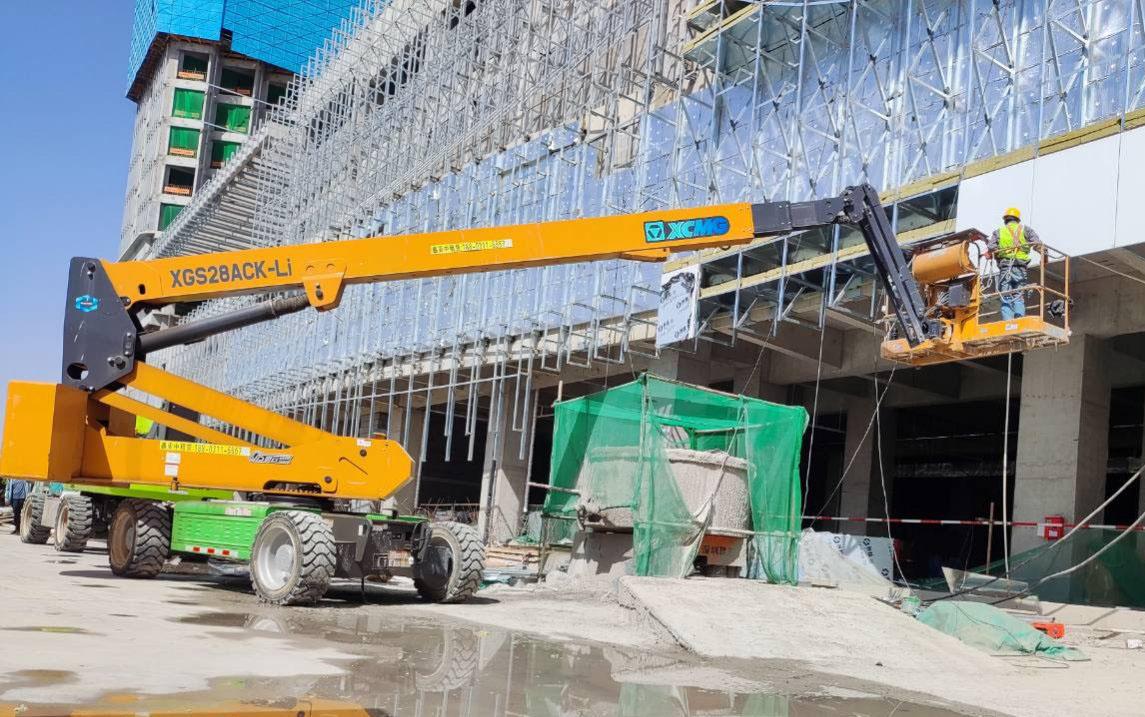 徐工高空利器，為河北邢臺(tái)某新能源廠房建設(shè) “加速”