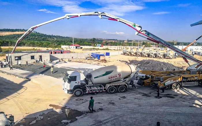 中柬同心，共建未來！徐工“智造”賦能柬埔寨基建