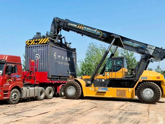 高效正面吊——散裝物料裝卸、輸送解決方案專家！