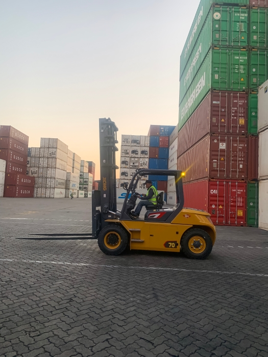 徐工叉車批量進駐廈門港，一站式解決方案賦能港口物流新升級