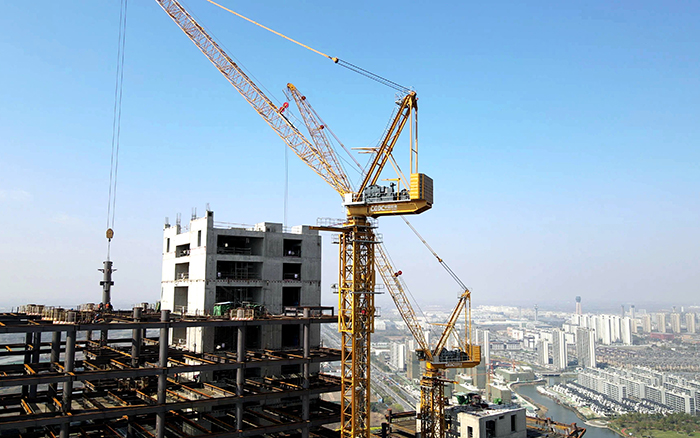 七天一層！“徐工金”助建180米高世界級(jí)“大象”