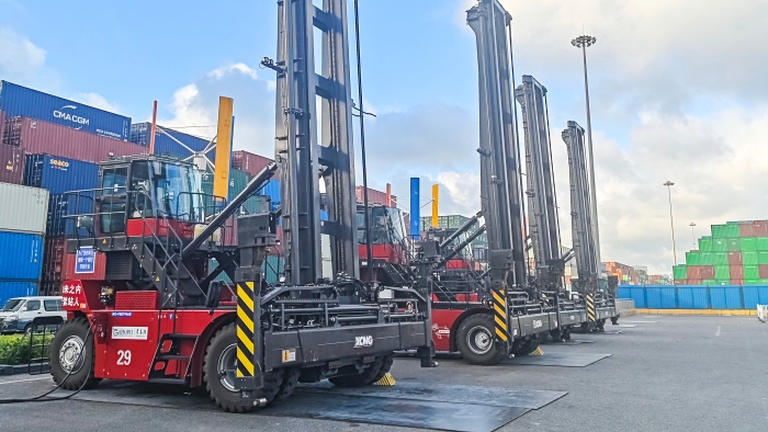 逐綠向新，東方大港涌動(dòng)“徐工純電力量”！