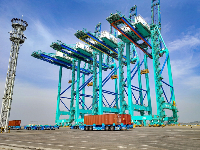 百臺(tái)集群，百萬箱量！徐工AGV打造智慧港口“中國標(biāo)桿”